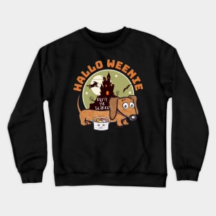 Cute Doxie Dog trick or treating on Hallo weenie Dachshund Halloween Crewneck Sweatshirt